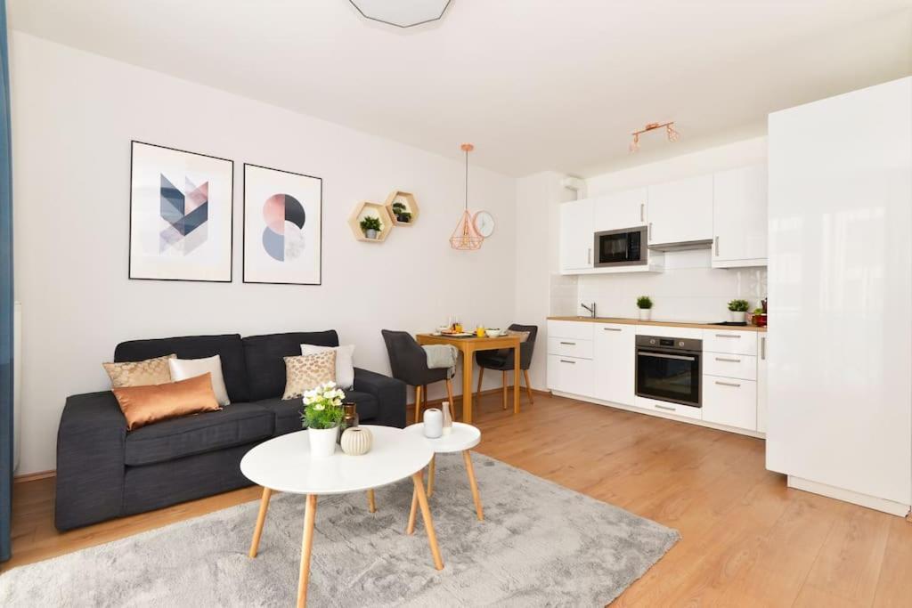 Laurel Bay Apartment Budapest Ngoại thất bức ảnh