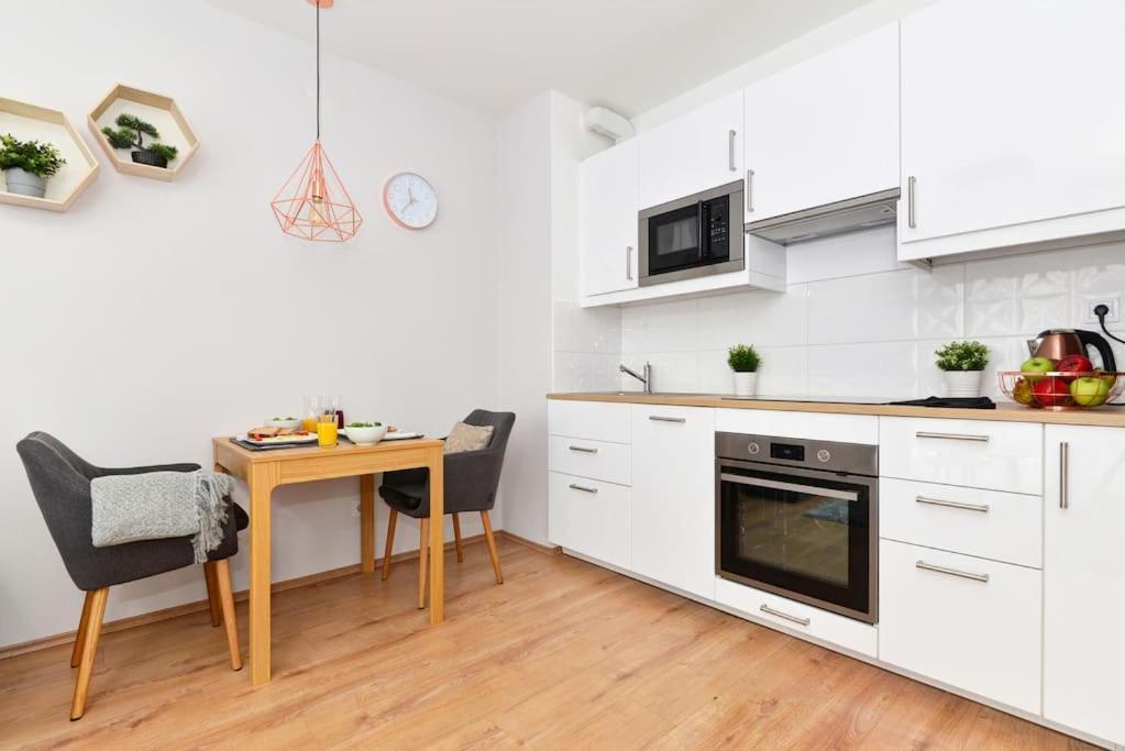 Laurel Bay Apartment Budapest Ngoại thất bức ảnh